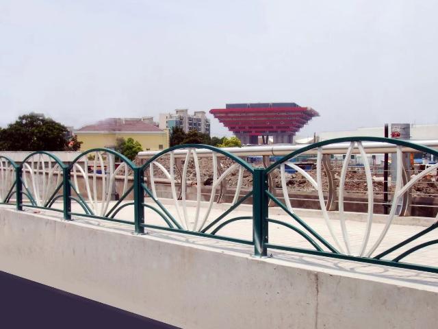 城市桥梁栏杆供应费用欢迎咨询上海能运金属构件供应